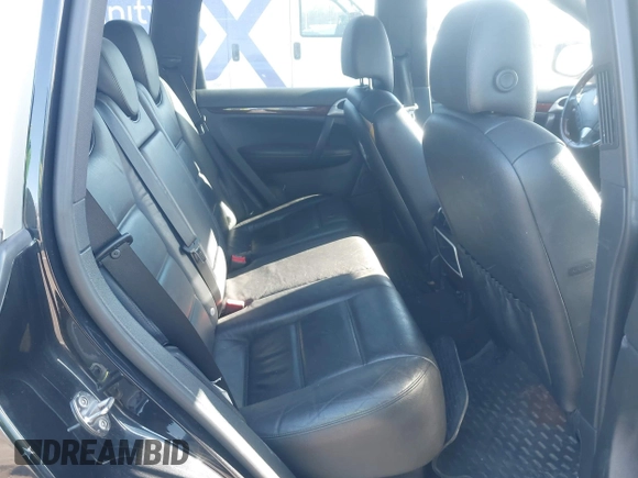 2008 Porsche Cayenne S z VIN WP1AB29P88LA34402, wystawiony jako IAAI lot #41892536 z przebiegiem 122 107 mil mil oraz . Historia ofert i sprzedaży dostępna na DreamBid. Obrazek 8.