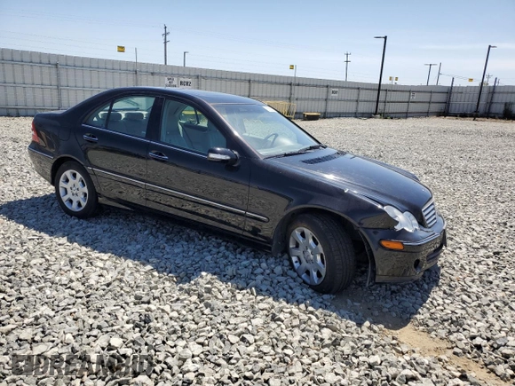 2005 Mercedes-Benz C 240 с VIN WDBRF81J75F705005, выставлен на аукционе Copart как лот 61305545 с пробегом 100 541 миль миль и Списание • Salvage title. История ставок и продаж доступна на DreamBid. Изображение 4.