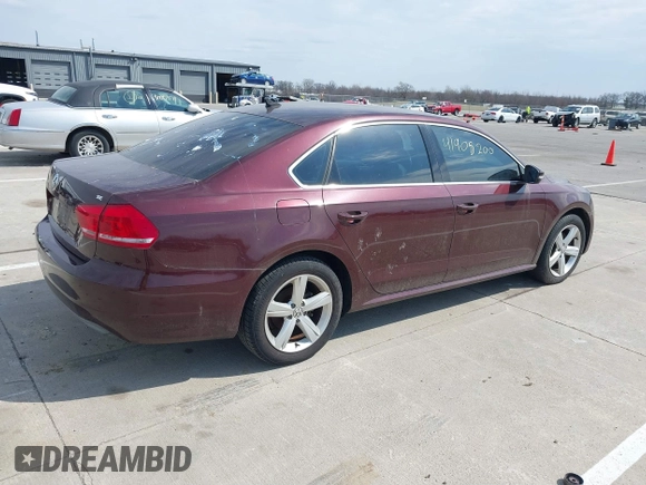 2012 Volkswagen Passat SE z VIN 1VWBH7A31CC076037, wystawiony jako IAAI lot #41905200 z przebiegiem 141 809 mil mil oraz . Historia ofert i sprzedaży dostępna na DreamBid. Obrazek 4.