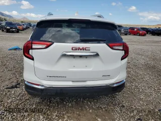 2024 GMC Terrain SLT z VIN 3GKALVEG9RL284652, wystawiony jako Copart lot #57298515 z przebiegiem 20 632 mil mil oraz Tytuł czysty. Historia ofert i sprzedaży dostępna na DreamBid. Obrazek 6.