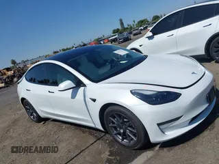 2023 Tesla Model 3 z VIN 5YJ3E1EA5PF517893, wystawiony jako IAAI lot #42515181 z przebiegiem 38 538 mil mil oraz . Historia ofert i sprzedaży dostępna na DreamBid. Obrazek 14.