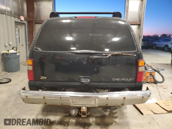 2002 Chevrolet Suburban LS with VIN 3GNFK16Z72G174749, listed as a Copart auction lot 87416144 with 0 mi miles and Non Repairable. Bid and sale history available at carsss.com. Image 6.
