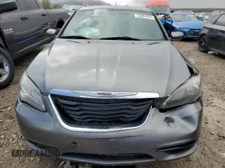2012 Chrysler 200 S with VIN 1C3CCBHG9CN162092, listed as a Copart auction lot 53991634 with 145,094 mi miles and Salvage Title. Bid and sale history available at carsss.com. Image 5.