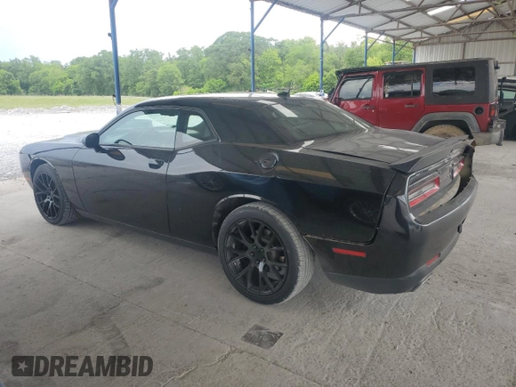 2016 Dodge Challenger SXT z VIN 2C3CDZAG7GH317012, wystawiony jako Copart lot #55610745 z przebiegiem 106 917 mil mil oraz Szkoda całkowita • Salvage title. Historia ofert i sprzedaży dostępna na DreamBid. Obrazek 2.