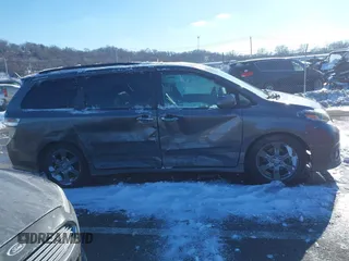 2017 Toyota Sienna SE with VIN 5TDXZ3DC0HS820274, listed as a IAAI auction lot 41272478 with 153,298 mi miles and . Bid and sale history available at DreamBid. Image 12.