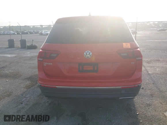 2018 Volkswagen Tiguan SEL z VIN 3VV3B7AX1JM208075, wystawiony jako IAAI lot #42651678 z przebiegiem Nie podano mil oraz . Historia ofert i sprzedaży dostępna na DreamBid. Obrazek 15.