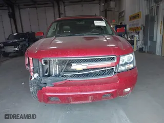 2013 Chevrolet Suburban LT with VIN 1GNSKJE76DR222890, listed as a IAAI auction lot 41698835 with 288,835 mi miles. Bid and sale history available at carsss.com. Image 13.
