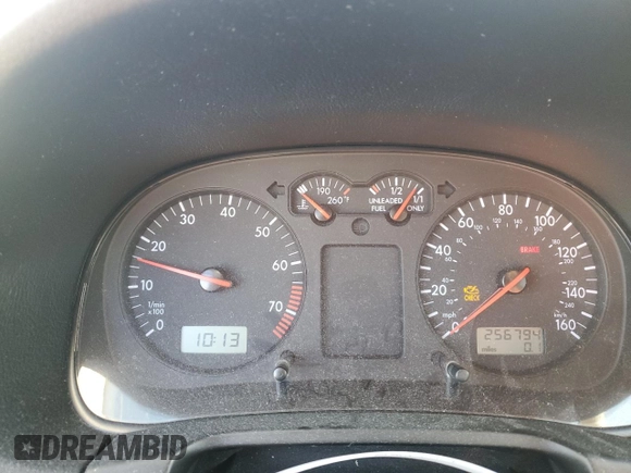2000 Volkswagen Golf z VIN 9BWGC21J1Y4015285, wystawiony jako Copart lot #52346445 z przebiegiem 256 794 mil mil oraz Czysty tytuł • Clean title. Historia ofert i sprzedaży dostępna na DreamBid. Obrazek 9.