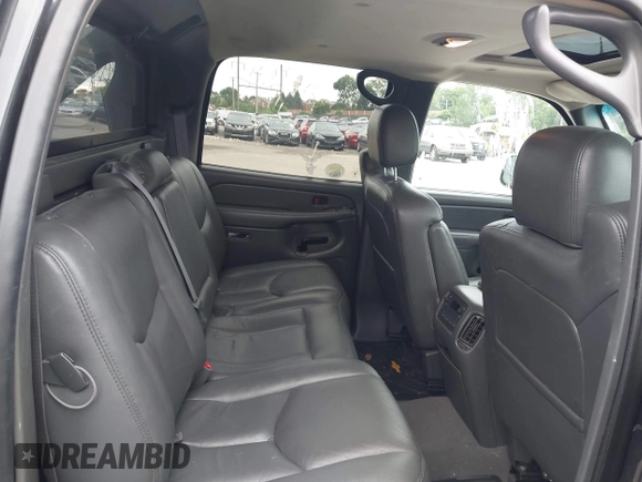 2004 Chevrolet Avalanche Z71 z VIN 3GNEK12T94G216824, wystawiony jako IAAI lot #42457339 z przebiegiem 150 650 mil mil oraz . Historia ofert i sprzedaży dostępna na DreamBid. Obrazek 8.