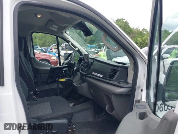 2020 Ford Transit Cargo with VIN 1FTYE1YG8LKB08273, listed as a IAAI auction lot 42306747 with 181,121 mi miles and . Bid and sale history available at DreamBid. Image 5.