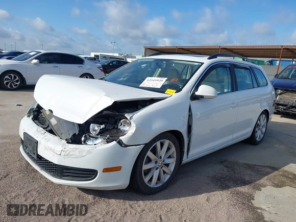 2014 Volkswagen Jetta TDI w/Sunroof & Nav with VIN 3VWPL7AJ0EM608544, listed as a IAAI auction lot 42549920 with 185,900 mi miles and . Bid and sale history available at DreamBid. Image 20.