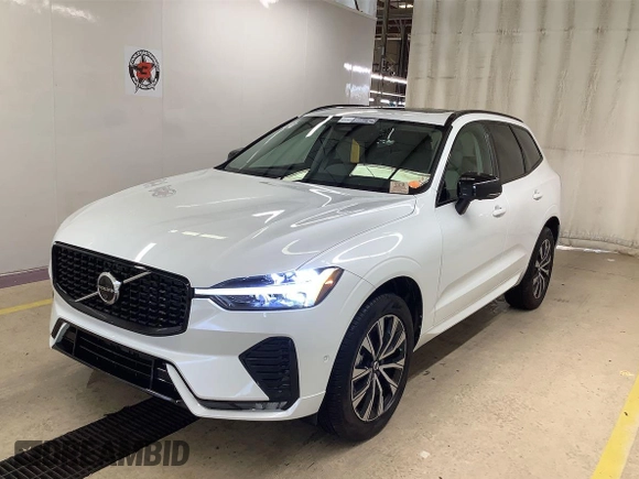 2024 Volvo XC60 Plus Dark Theme z VIN YV4L12RL7R1930548, wystawiony jako IAAI lot #42394524 z przebiegiem 3 069 mil mil oraz . Historia ofert i sprzedaży dostępna na DreamBid. Obrazek 5.