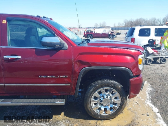 2016 GMC Sierra 2500HD Denali z VIN 1GT12UE87GF287056, wystawiony jako IAAI lot #41753772 z przebiegiem 284 546 mil mil oraz . Historia ofert i sprzedaży dostępna na DreamBid. Obrazek 13.