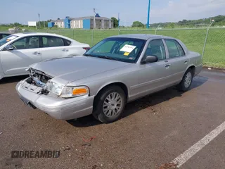 2004 Ford Crown Victoria LX с VIN 2FAFP74WX4X132788, выставлен на аукционе IAAI как лот 42282454 с пробегом 165 019 миль миль и . История ставок и продаж доступна на DreamBid. Изображение 2.