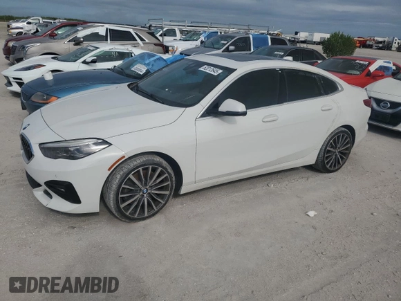 2021 BMW 2 Series 228i xDrive z VIN WBA73AK08M7G68943, wystawiony jako Copart lot #52012645 z przebiegiem 82 395 mil mil oraz Nie do naprawy • Non repairable. Historia ofert i sprzedaży dostępna na DreamBid. Obrazek 1.