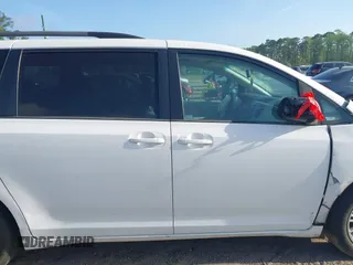 2014 Toyota Sienna LE AAS with VIN 5TDKK3DCXES457492, listed as a IAAI auction lot 41954203 with 226,355 mi miles. Bid and sale history available at carsss.com. Image 13.