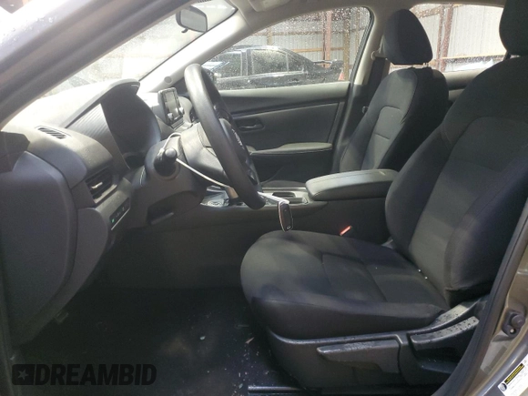 2025 Nissan Sentra S z VIN 3N1AB8BV6SY234838, wystawiony jako Copart lot #53673995 z przebiegiem 4 251 mil mil oraz Szkoda całkowita • Salvage title. Historia ofert i sprzedaży dostępna na DreamBid. Obrazek 7.