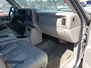 2002 Chevrolet Tahoe Z71 with VIN 1GNEK13Z32R237152, listed as a IAAI auction lot 41855170 with 141,637 mi miles. Bid and sale history available at carsss.com. Image 5.