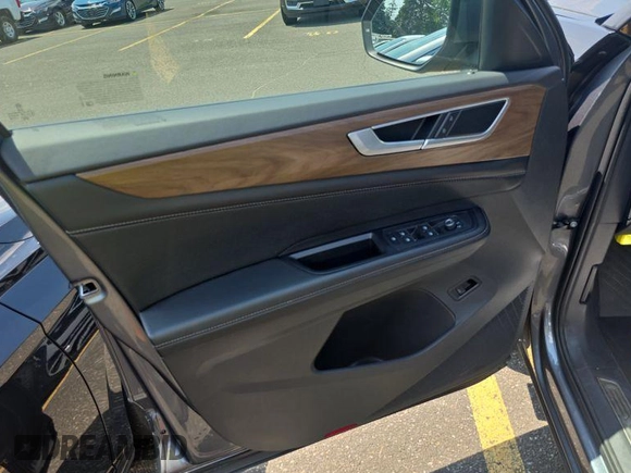 2024 Volkswagen Atlas SE с VIN 1V2HR2CAXRC566069, выставлен на аукционе IAAI как лот 42852810 с пробегом 20 626 миль миль и . История ставок и продаж доступна на DreamBid. Изображение 4.