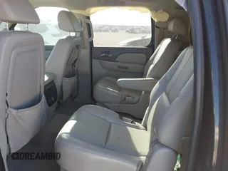 2007 Chevrolet Suburban LT with VIN 3GNFC16077G264439, listed as a IAAI auction lot 41212959 with Not Provided miles and . Bid and sale history available at DreamBid. Image 8.