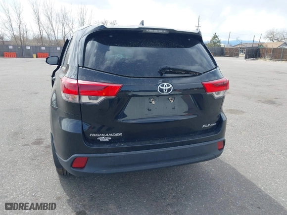 2019 Toyota Highlander SE with VIN 5TDJZRFH4KS936151, listed as a IAAI auction lot 41821882 with 1 mi miles. Bid and sale history available at carsss.com. Image 17.