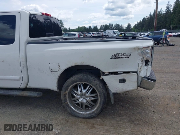 2005 Nissan Titan SE с VIN 1N6AA06B15N565357, выставлен на аукционе IAAI как лот 42321764 с пробегом 141 165 миль миль и . История ставок и продаж доступна на DreamBid. Изображение 6.