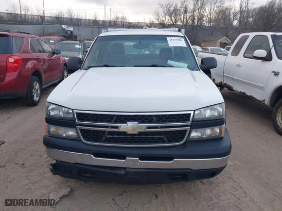 2006 Chevrolet Silverado 1500 Work Truck with VIN 3GCEC14X66G266296, listed as a IAAI auction lot 41231005 with 232,512 mi miles. Bid and sale history available at carsss.com. Image 12.
