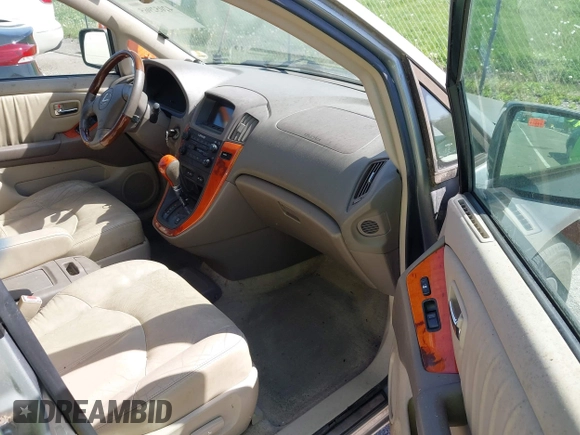 2003 Lexus RX 300 with VIN JTJHF10U030300357, listed as a IAAI auction lot 42052965 with 207,035 mi miles. Bid and sale history available at carsss.com. Image 5.