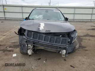 2019 Jeep Compass Latitude z VIN 3C4NJDBB7KT787317, wystawiony jako Copart lot #87840945 z przebiegiem 33 583 mil mil oraz Szkoda całkowita • Salvage title. Historia ofert i sprzedaży dostępna na DreamBid. Obrazek 5.