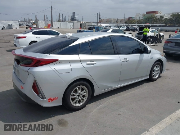 2017 Toyota Prius Plus z VIN JTDKARFPXH3053894, wystawiony jako IAAI lot #42208119 z przebiegiem 115 439 mil mil oraz . Historia ofert i sprzedaży dostępna na DreamBid. Obrazek 4.