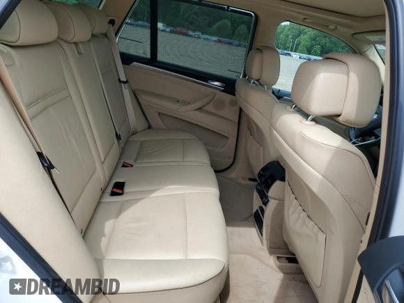 2013 BMW X5 xDrive35i z VIN 5UXZV4C59D0B21124, wystawiony jako Copart lot #57881665 z przebiegiem 41 277 mil mil oraz Tytuł czysty. Historia ofert i sprzedaży dostępna na DreamBid. Obrazek 11.