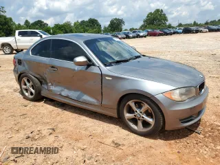 2011 BMW 1 Series 128i z VIN WBAUP7C52BVP21971, wystawiony jako Copart lot #63036725 z przebiegiem 255 217 mil mil oraz Szkoda całkowita • Salvage title. Historia ofert i sprzedaży dostępna na DreamBid. Obrazek 4.