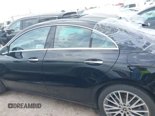 2025 Mercedes-Benz CLA 250 z VIN W1K5J4GB3SN516138, wystawiony jako IAAI lot #41903335 z przebiegiem 12 318 mil mil oraz . Historia ofert i sprzedaży dostępna na DreamBid. Obrazek 14.
