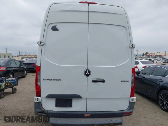 2021 Mercedes-Benz Sprinter Cargo with VIN W1W40CHY4MT054679, listed as a IAAI auction lot 42078941 with 148,214 mi miles. Bid and sale history available at carsss.com. Image 16.