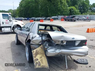 2010 Ford Police Interceptor с VIN 2FABP7BV9AX125268, выставлен на аукционе IAAI как лот 42340529 с пробегом Не указан миль и . История ставок и продаж доступна на DreamBid. Изображение 3.