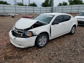 2010 Dodge Avenger SXT z VIN 1B3CC4FB8AN106349, wystawiony jako Copart lot #54077895 z przebiegiem 106 747 mil mil oraz Szkody całkowita. Historia ofert i sprzedaży dostępna na DreamBid. Obrazek 1.