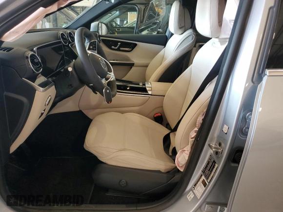 2025 Mercedes-Benz GLC 300 z VIN W1NKM4HB7SF261399, wystawiony jako Copart lot #51929455 z przebiegiem 4 788 mil mil oraz Szkoda całkowita • Salvage title. Historia ofert i sprzedaży dostępna na DreamBid. Obrazek 7.