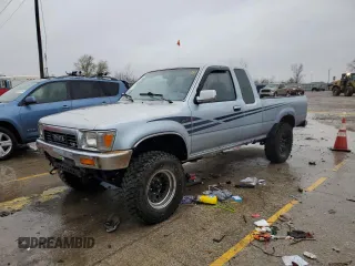 1991 Toyota Pickup DLX z VIN JT4VN13GXM5041525, wystawiony jako Copart lot #80709474 z przebiegiem 309 094 mil mil oraz Szkody całkowita. Historia ofert i sprzedaży dostępna na DreamBid. Obrazek 1.