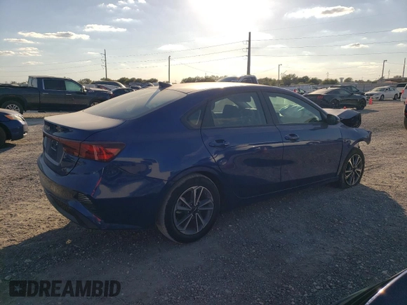 2024 Kia Forte LXS with VIN 3KPF24AD1RE819438, listed as a Copart auction lot 77982924 with 5,584 mi miles and Salvage Title. Bid and sale history available at carsss.com. Image 3.