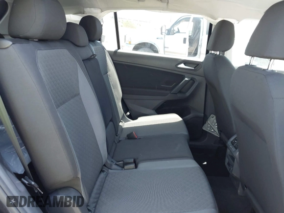 2019 Volkswagen Tiguan S с VIN 3VV1B7AX0KM027381, выставлен на аукционе IAAI как лот 42332275 с пробегом 48 632 миль миль и . История ставок и продаж доступна на DreamBid. Изображение 8.