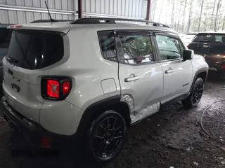 2020 Jeep Renegade Latitude with VIN ZACNJBBB9LPL83624, listed as a IAAI auction lot 41710389 with 40,322 mi miles. Bid and sale history available at carsss.com. Image 4.