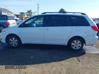 2010 Toyota Sienna CE z VIN 5TDKK4CCXAS316407, wystawiony jako IAAI lot #42300519 z przebiegiem 282 196 mil mil oraz . Historia ofert i sprzedaży dostępna na DreamBid. Obrazek 14.