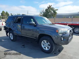 2023 Toyota 4Runner SR5 z VIN JTEEU5JR7P5301992, wystawiony jako IAAI lot #42596498 z przebiegiem 20 079 mil mil oraz . Historia ofert i sprzedaży dostępna na DreamBid. Obrazek 1.