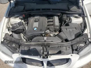 2011 BMW 3 Series 328i xDrive z VIN WBAPK7G51BNN85449, wystawiony jako Copart lot #57026045 z przebiegiem 171 907 mil mil oraz Szkoda całkowita • Salvage title. Historia ofert i sprzedaży dostępna na DreamBid. Obrazek 11.
