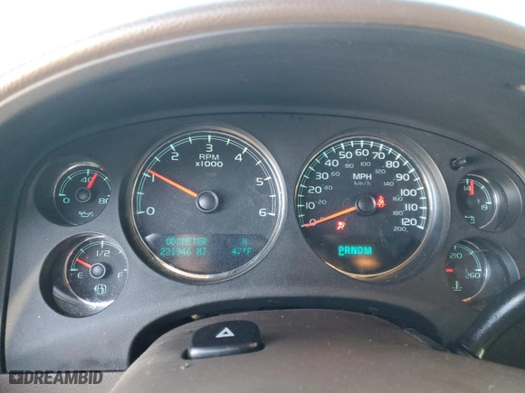 2009 Chevrolet Suburban LT w/2LT with VIN 1GNFC26069R297182, listed as a Copart auction lot 84915294 with 221,946 mi miles and Salvage Title. Bid and sale history available at carsss.com. Image 9.