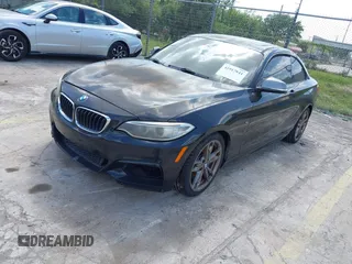 2014 BMW 2 Series M235i with VIN WBA1J7C50EVW84072, listed as a IAAI auction lot 41917841 with 102,745 mi miles and . Bid and sale history available at carsss.com. Image 17.