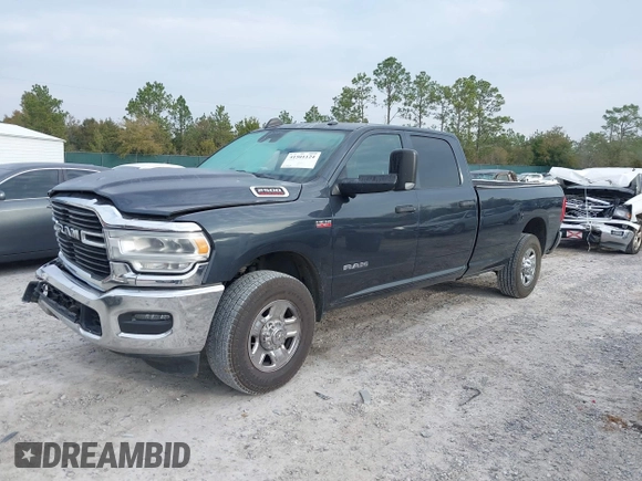 2019 Ram 2500 Tradesman with VIN 3C6UR4HJ3KG712732, listed as a IAAI auction lot 41501124 with 218,362 mi miles. Bid and sale history available at carsss.com. Image 2.