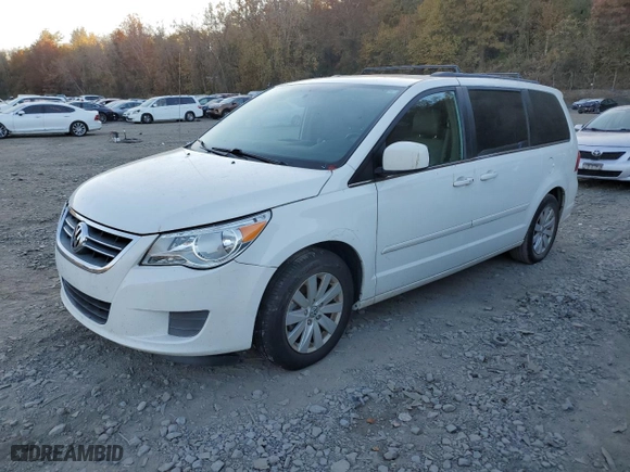 2012 Volkswagen Routan SEL w/Navigation with VIN 2C4RVACG0CR240781, listed as a Copart auction lot 77090554 with 109,909 mi miles and Clean Title. Bid and sale history available at carsss.com. Image 1.