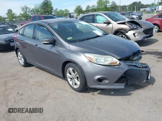 2013 Ford Focus SE with VIN 1FADP3K20DL193712, listed as a IAAI auction lot 42112183 with 113,500 mi miles. Bid and sale history available at carsss.com. Image 1.