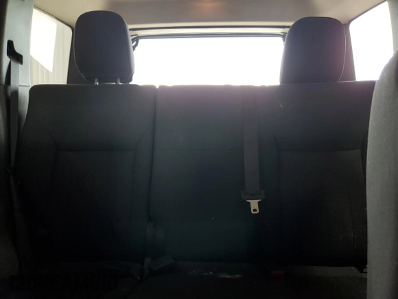 2012 Jeep Liberty Sport z VIN 1C4PJMAK9CW129035, wystawiony jako Copart lot #57905335 z przebiegiem 137 701 mil mil oraz Szkoda całkowita • Salvage title. Historia ofert i sprzedaży dostępna na DreamBid. Obrazek 10.